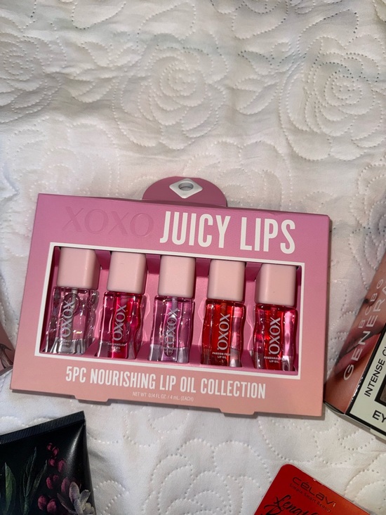 🎀 Self Care Gift Set 💄Lip Oils, Celavi Mascara Duo, Spa Lotion + Beauty Tools - Picture 3 of 6
